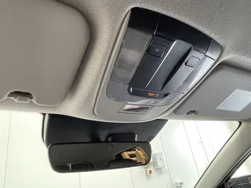 Car image 33