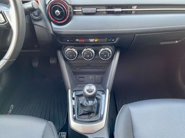 Car image 12