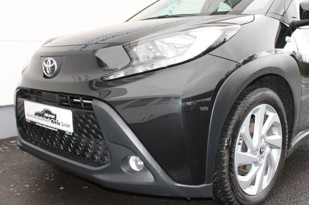 Toyota Aygo X 53 kW image number 7