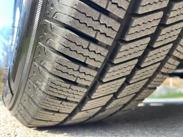 Car image 33