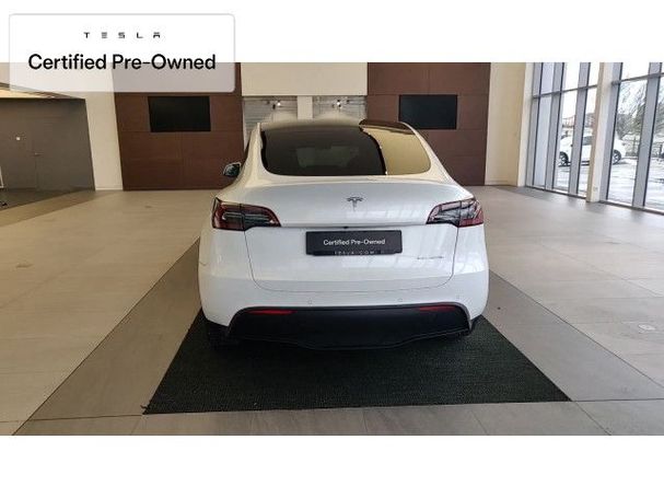 Tesla Model Y Long Range AWD 258 kW image number 16