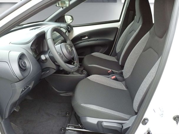 Toyota Aygo X 1.0 53 kW image number 6