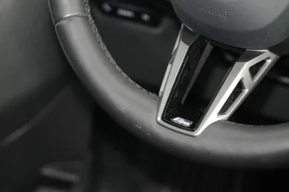 Car image 32