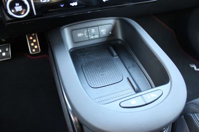 Car image 35