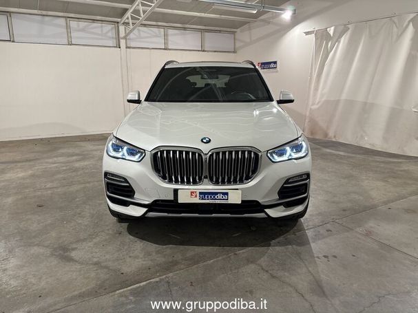 BMW X5 xDrive30d xLine 195 kW image number 3