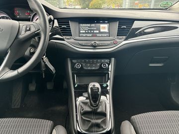 Car image 12