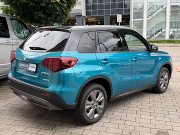 Car image 5