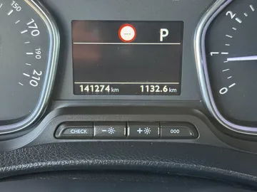 Car image 40