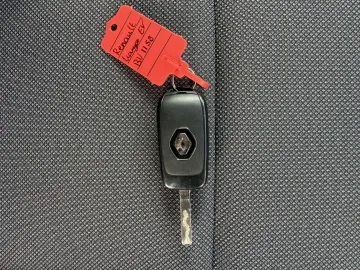 Car image 35