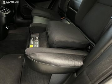 Car image 36