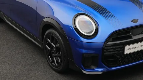 Car image 22