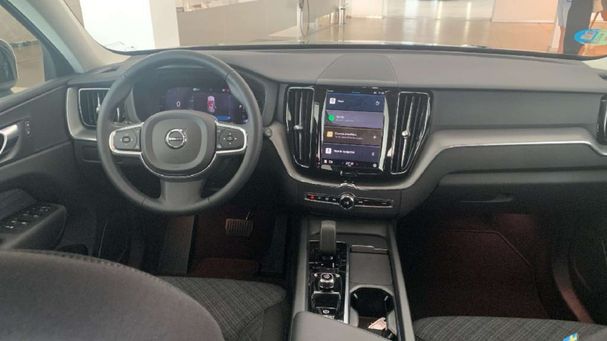 Volvo XC60 B4 Core 145 kW image number 21