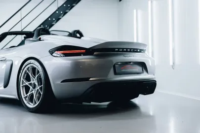 Car image 27
