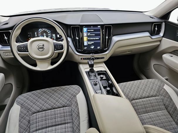 Volvo XC60 D4 AWD Momentum 140 kW image number 25