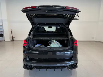 Car image 27