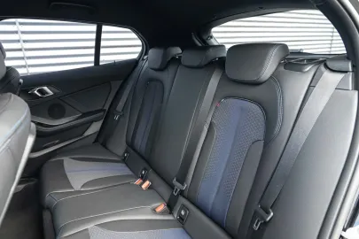 Car image 35