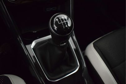 Car image 32