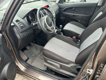 Car image 11