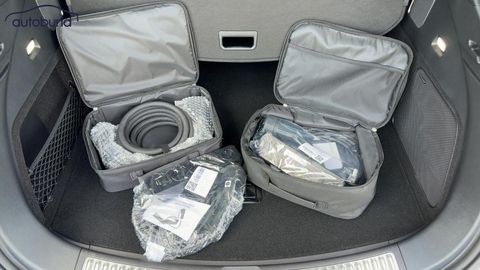 Car image 32