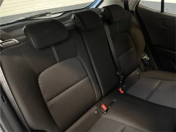Car image 27