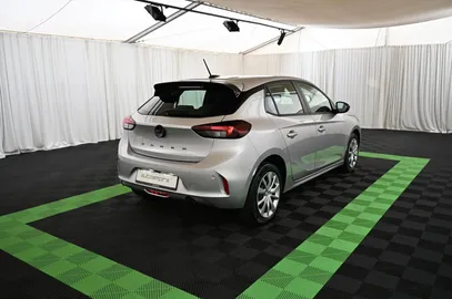 Car image 5