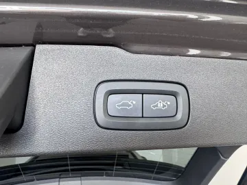 Car image 45