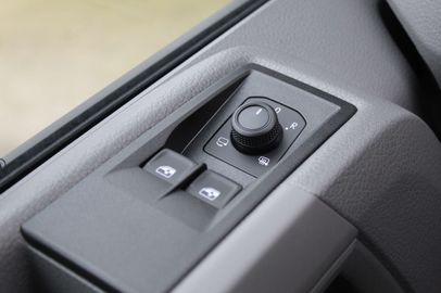 Car image 36