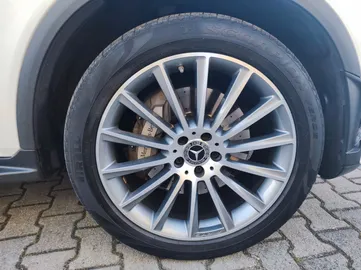 Car image 38