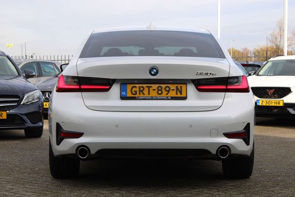 BMW 330e Sport Line 215 kW image number 7