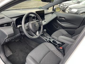 Car image 12