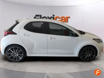 Car image 4