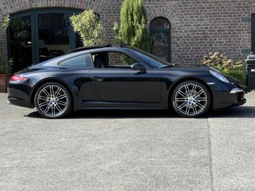 Car image 30
