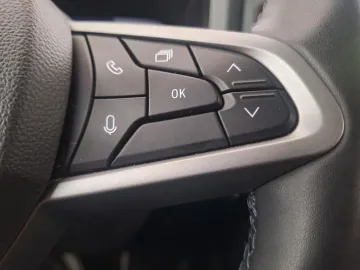 Car image 33