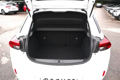 Car image 26
