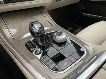 Car image 23