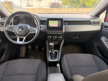 Car image 9