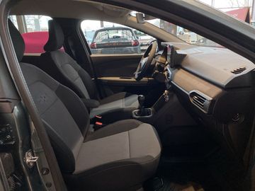 Car image 11