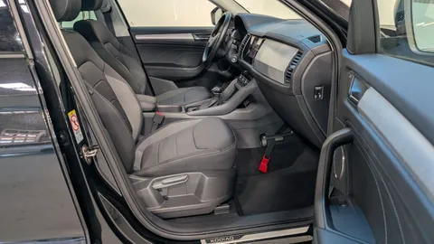 Car image 29