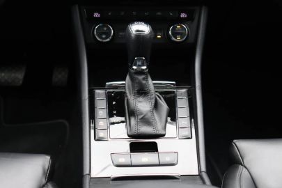 Car image 36