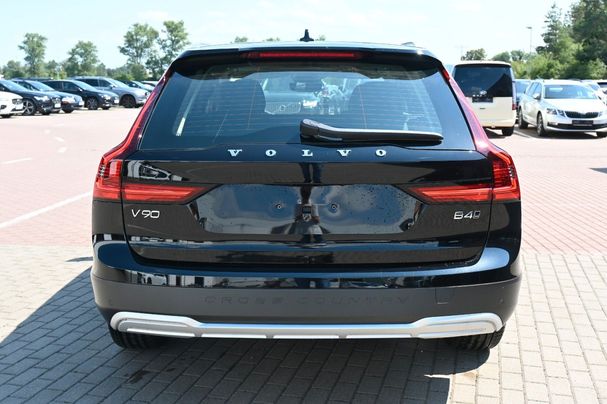 Volvo V90 Cross Country AWD B4 145 kW image number 2