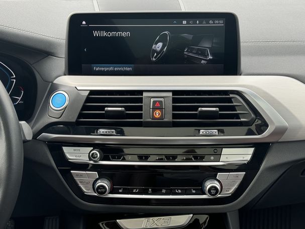 BMW iX3 210 kW image number 24