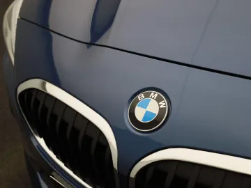 Car image 35
