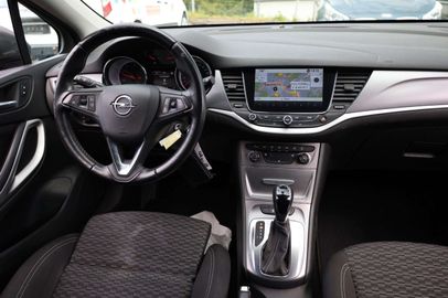 Car image 11