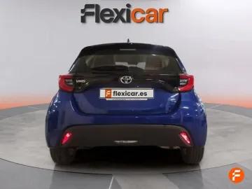 Car image 3