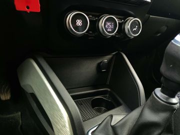 Car image 36