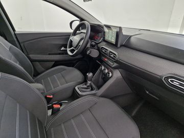 Car image 30