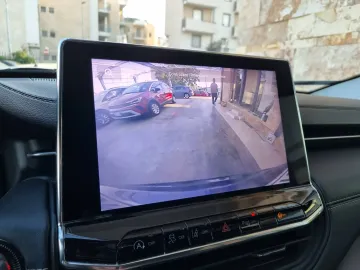 Car image 24