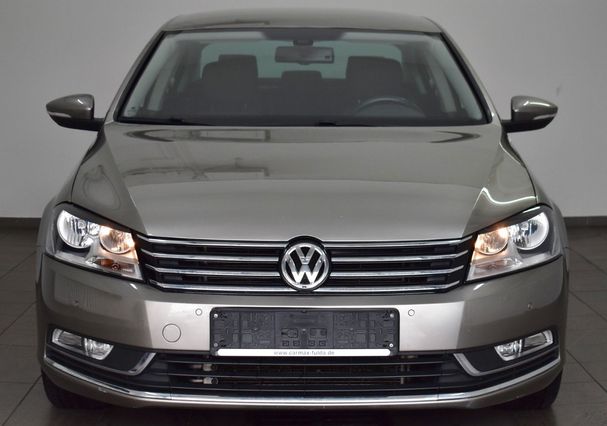 Volkswagen Passat Blue Comfortline 103 kW image number 19