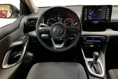 Car image 11