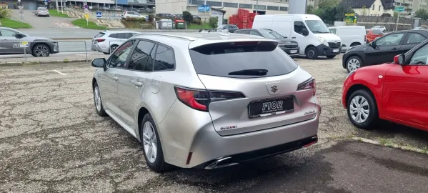 Car image 5